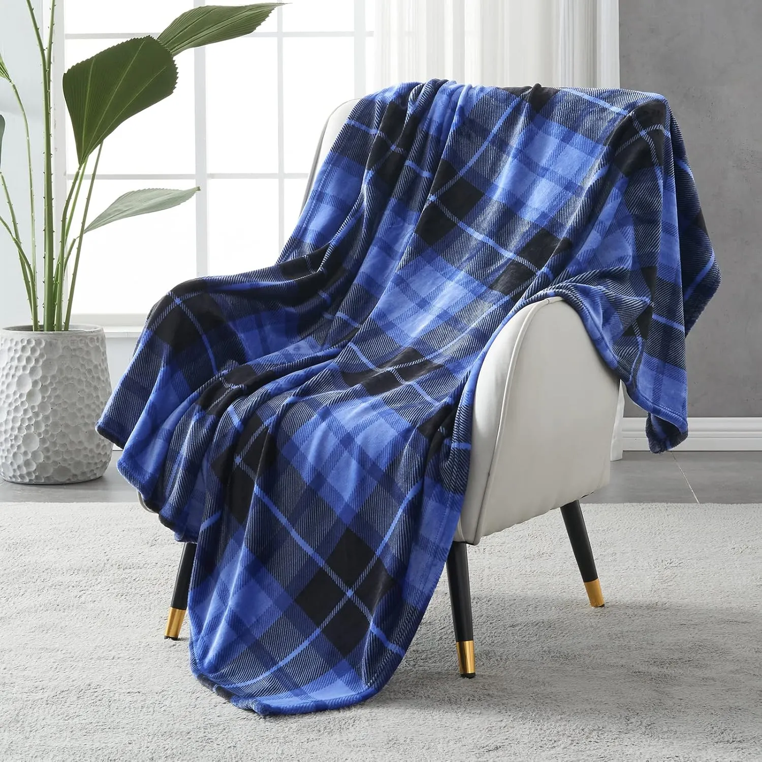 SOCHOW Flannel Fleece Throw Blanket 60 x 80 Inches, All Season Plaid Blue Blanket for Bed, Couch, Car